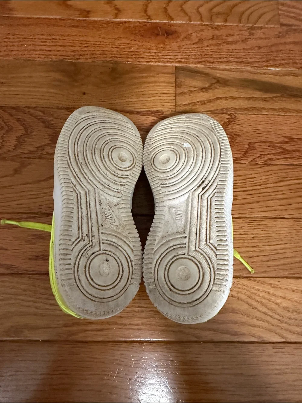 Nike Kids Bright Neon Yellow Low-Top sneakers Nike Air Force 1